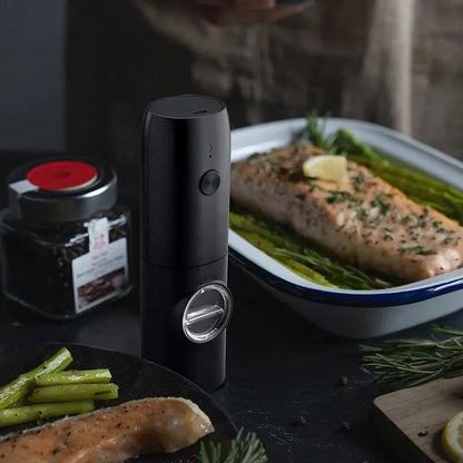 Rechargeable USB Electric Automatic Salt and Pepper Grinder Set.